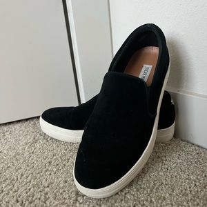 Steve Madden Gills Black Suede